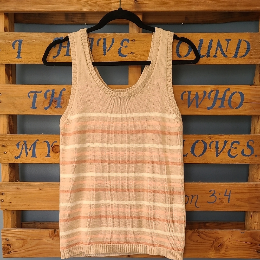 NWT Boutique Top By Skies Are Blue
